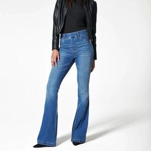 Spanx Women's Flare Pull-On Jeans in a vintage indigo Blue size S petite
